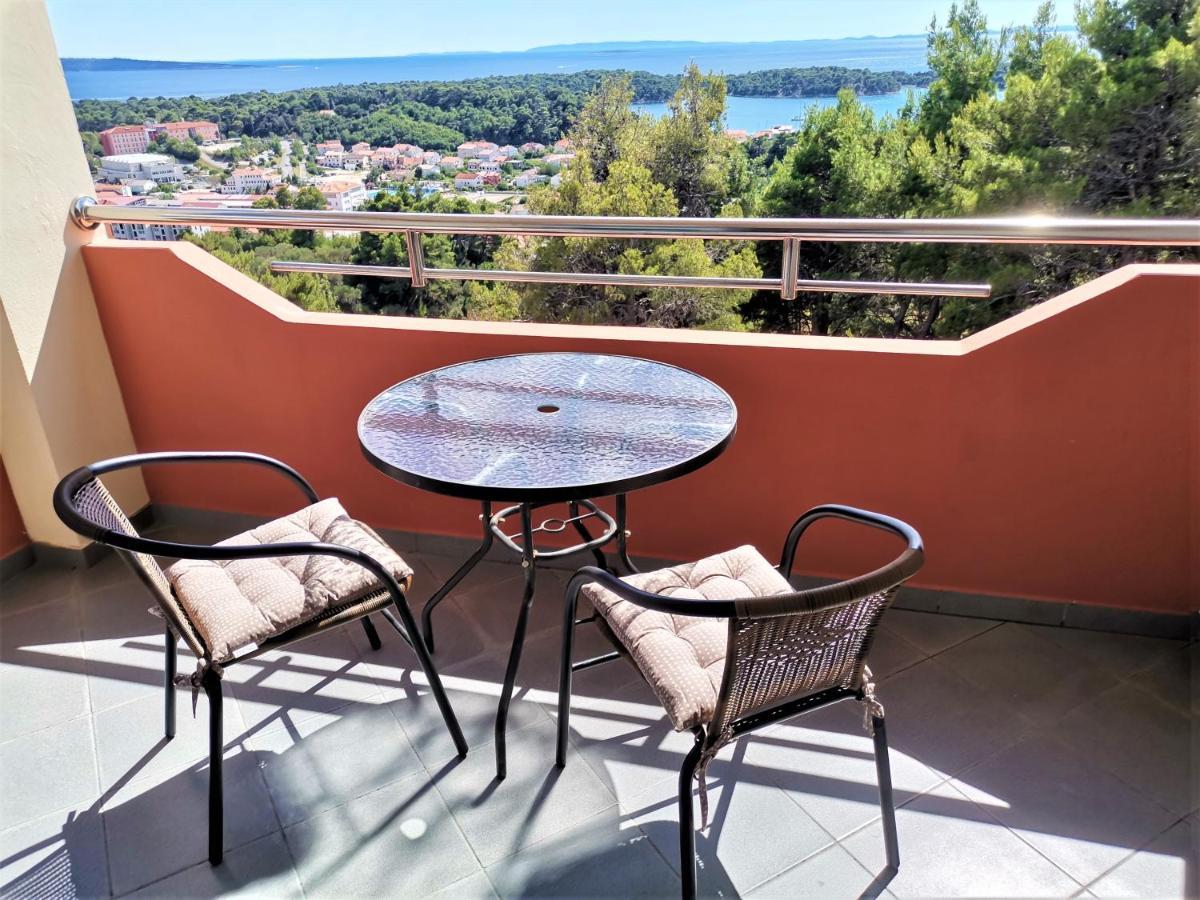 Apartments Lumar Palit Εξωτερικό φωτογραφία