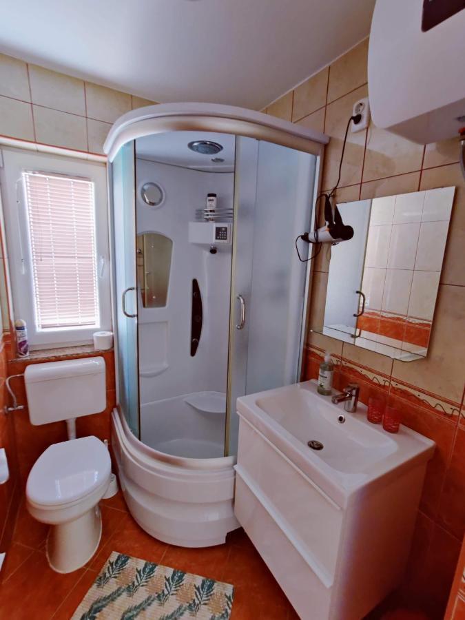 Apartments Lumar Palit Εξωτερικό φωτογραφία